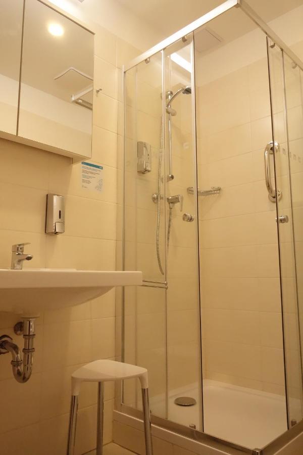 יאסימוב Hotel Astoria מראה חיצוני תמונה