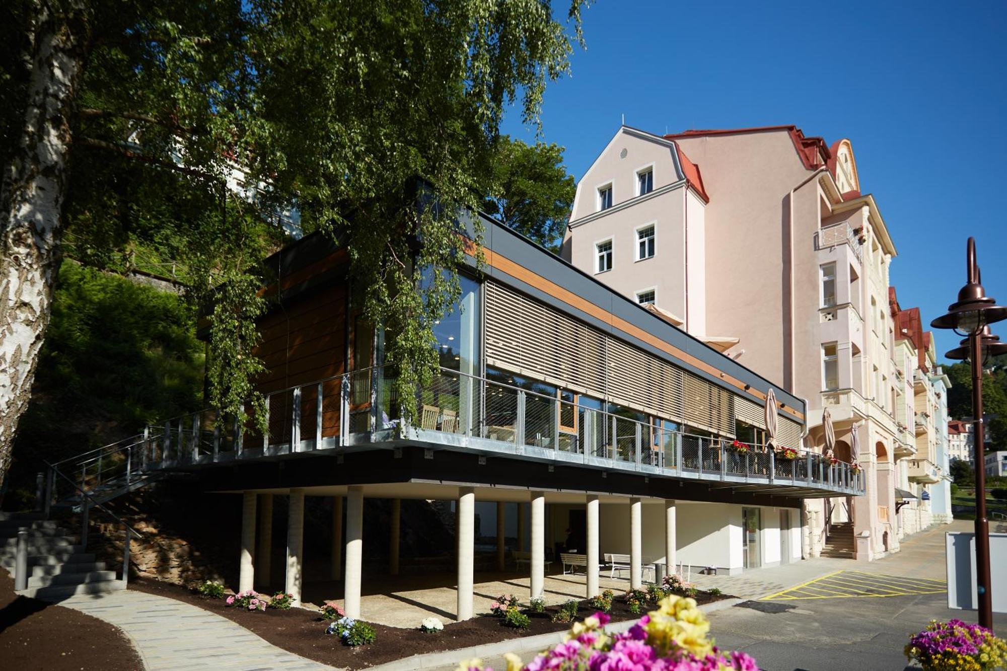 יאסימוב Hotel Astoria מראה חיצוני תמונה