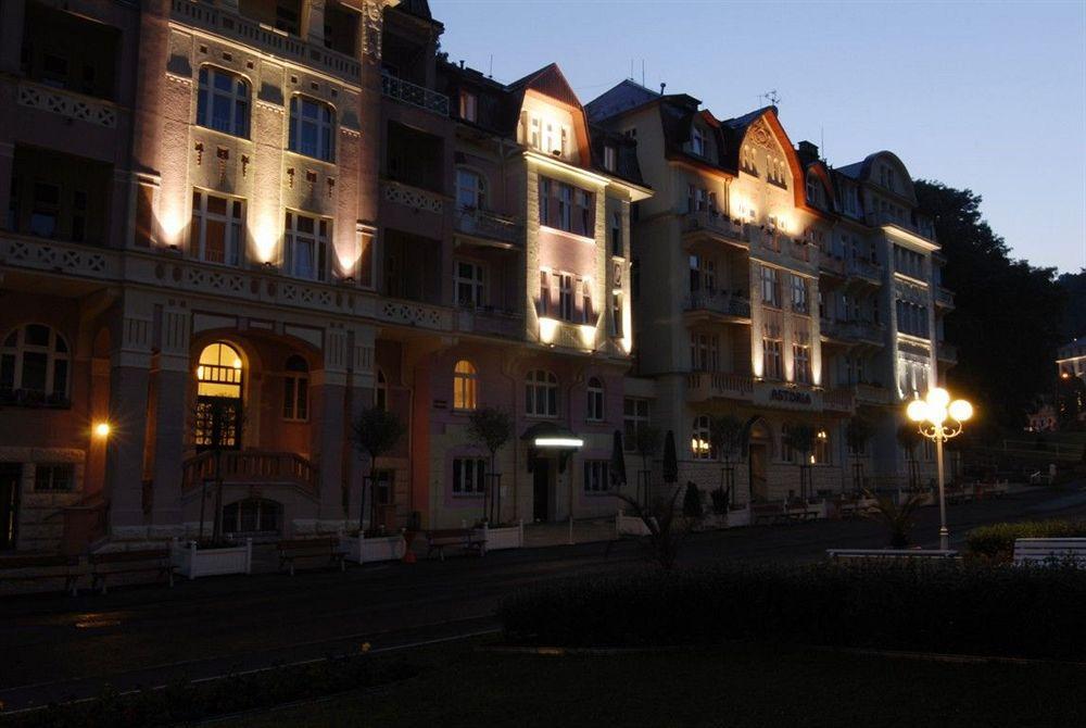 יאסימוב Hotel Astoria מראה חיצוני תמונה