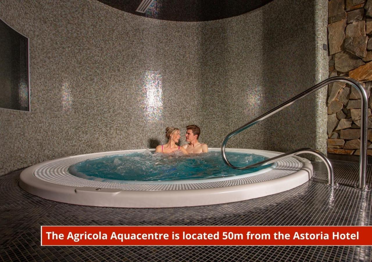 יאסימוב Hotel Astoria מראה חיצוני תמונה
