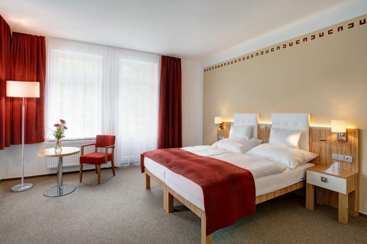 יאסימוב Hotel Astoria מראה חיצוני תמונה